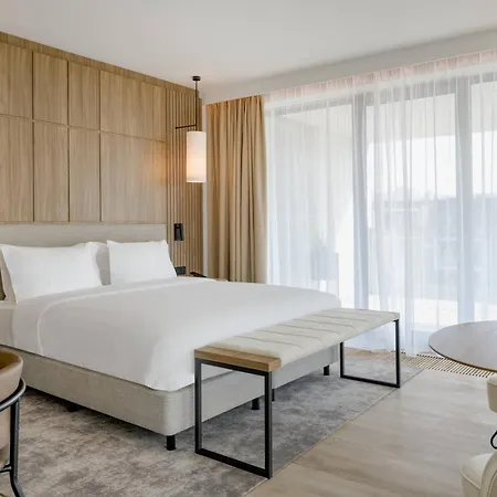 Ac By Marriott מלון