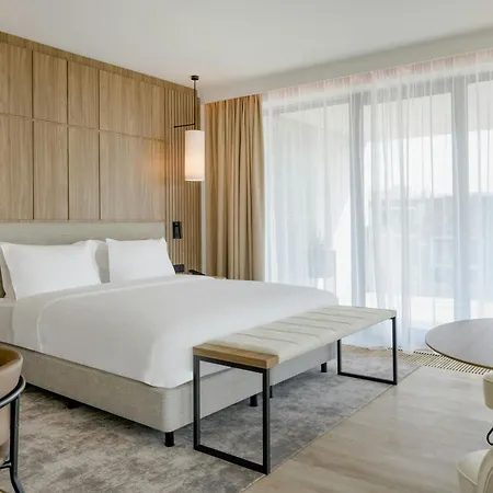 Ac By Marriott מלון